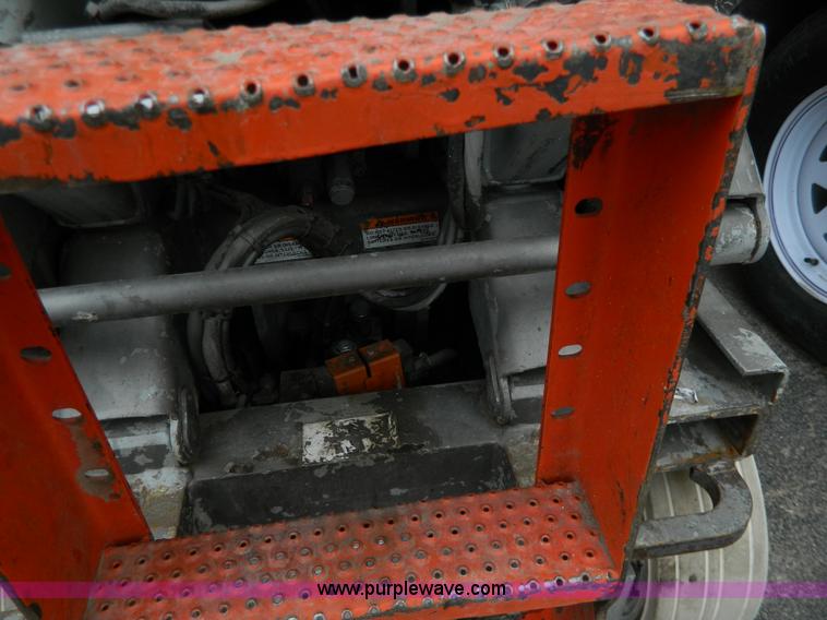 image for item Y9407 2007 Skyjack SJIII 3226 electric scissor lift