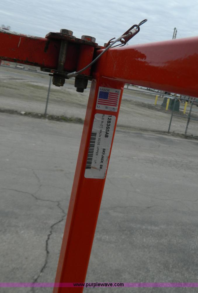 image for item Y9407 2007 Skyjack SJIII 3226 electric scissor lift