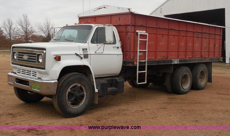 image for item A5154 1976 Chevrolet C65 Custom Deluxe grain truck