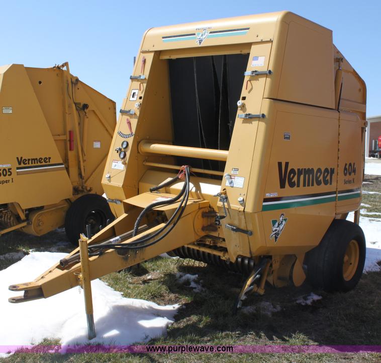 image for item AA9089 1993 Vermeer 604 Series K round baler