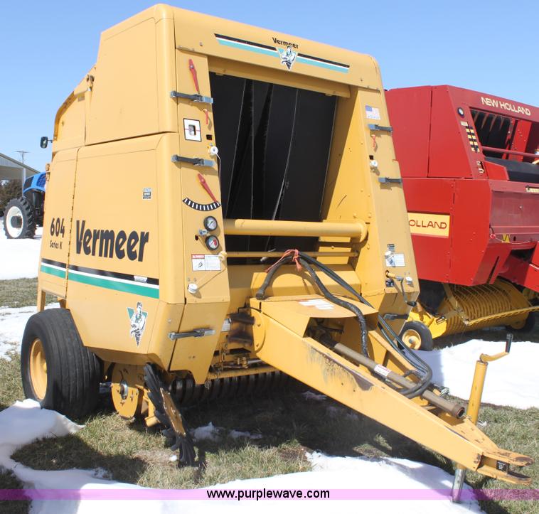 image for item AA9089 1993 Vermeer 604 Series K round baler
