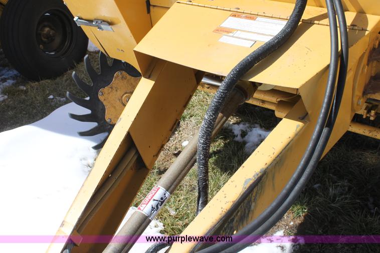 image for item AA9089 1993 Vermeer 604 Series K round baler