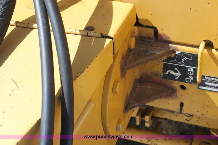 image for item AA9089 1993 Vermeer 604 Series K round baler