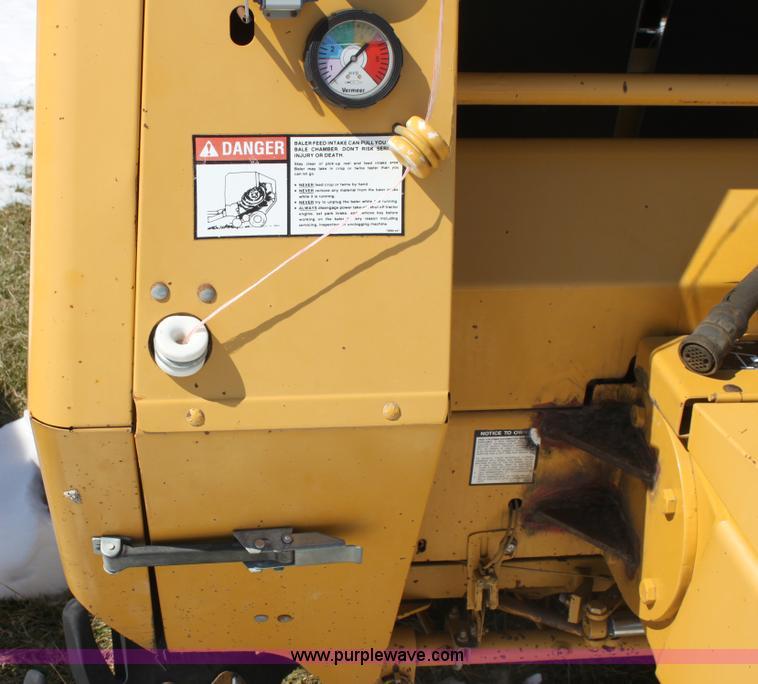 image for item AA9089 1993 Vermeer 604 Series K round baler