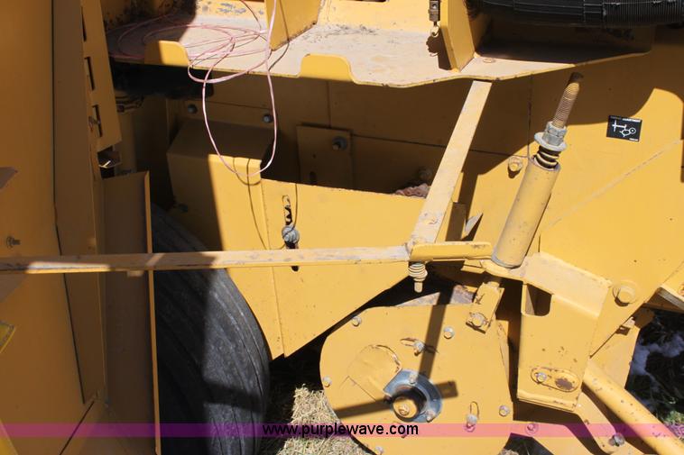 image for item AA9089 1993 Vermeer 604 Series K round baler