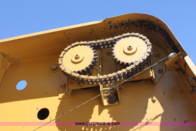 image for item AA9089 1993 Vermeer 604 Series K round baler