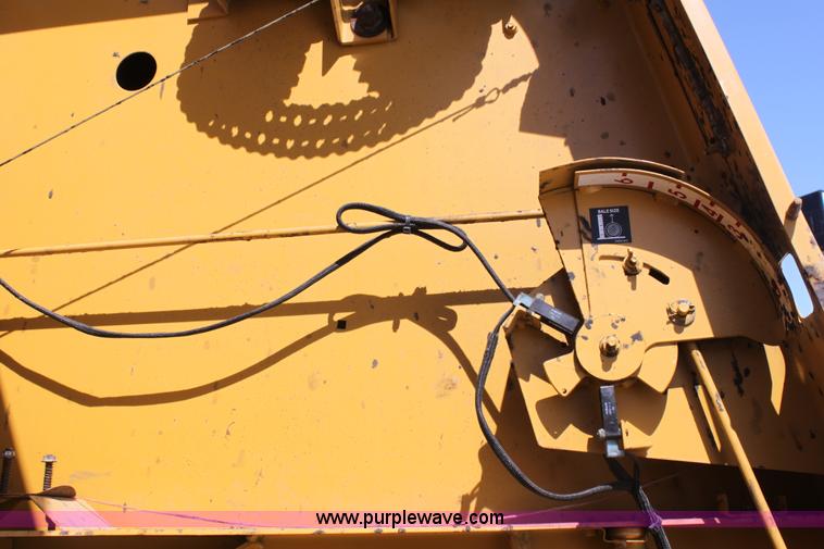 image for item AA9089 1993 Vermeer 604 Series K round baler