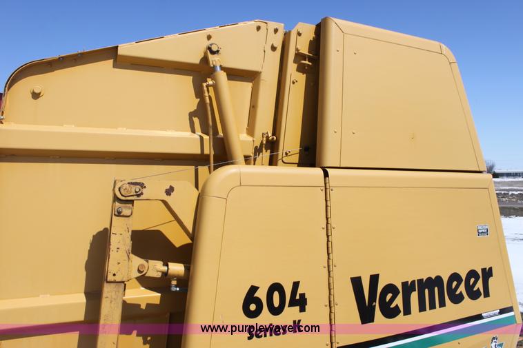 image for item AA9089 1993 Vermeer 604 Series K round baler