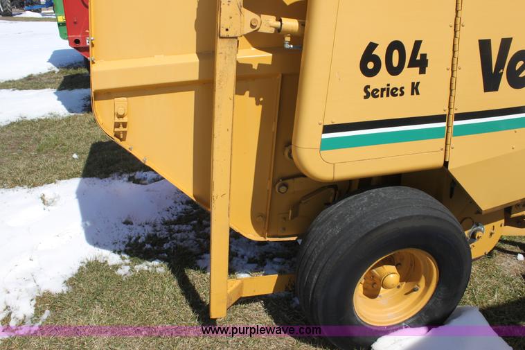 image for item AA9089 1993 Vermeer 604 Series K round baler