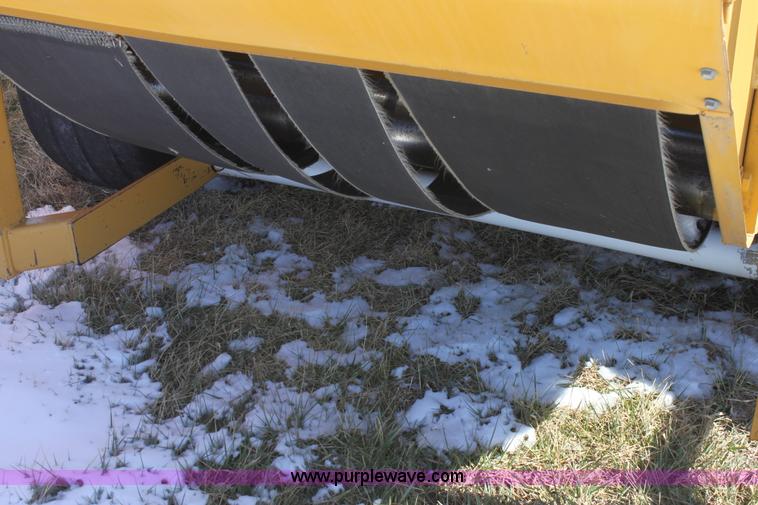 image for item AA9089 1993 Vermeer 604 Series K round baler