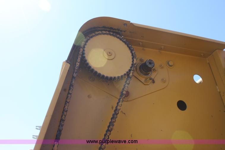 image for item AA9089 1993 Vermeer 604 Series K round baler