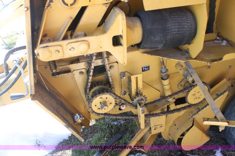 image for item AA9089 1993 Vermeer 604 Series K round baler