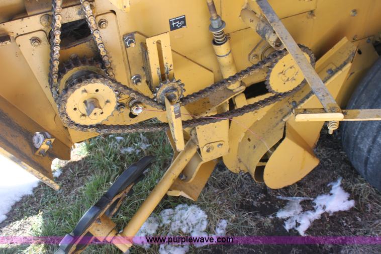 image for item AA9089 1993 Vermeer 604 Series K round baler