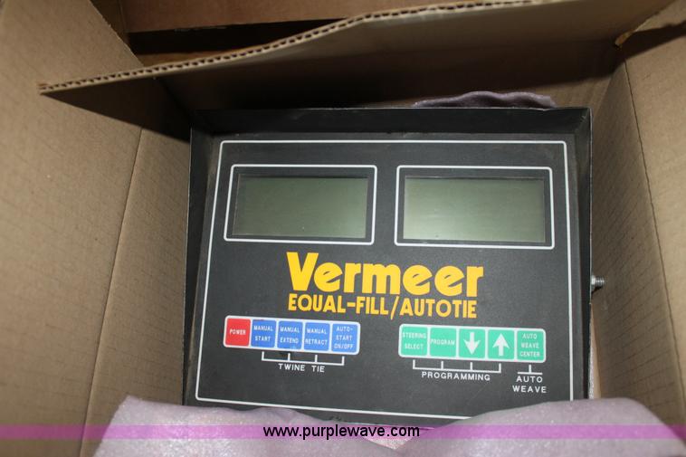 image for item AA9089 1993 Vermeer 604 Series K round baler