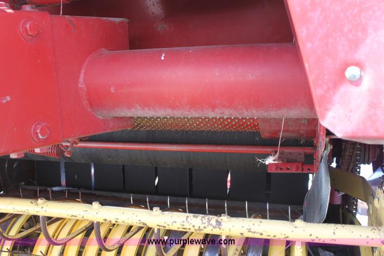 image for item AA9091 1991 New Holland 660 round baler