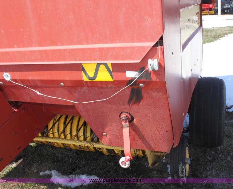 image for item AA9091 1991 New Holland 660 round baler