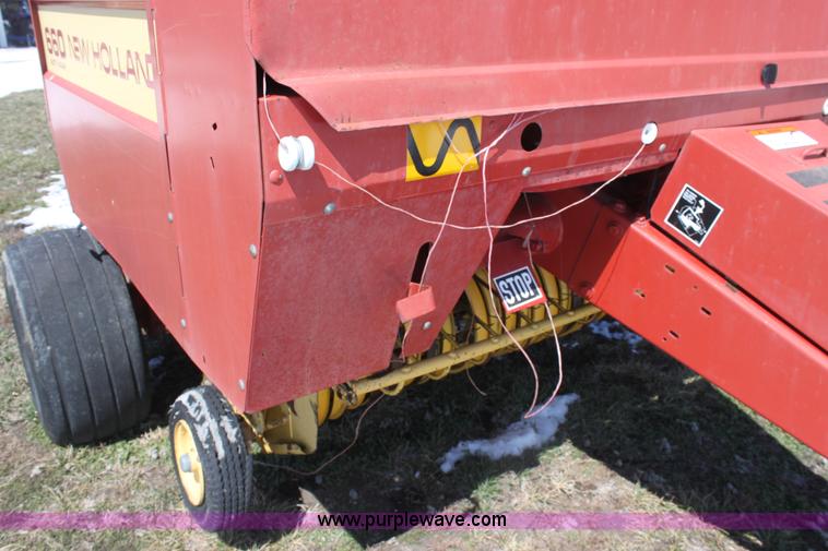 image for item AA9091 1991 New Holland 660 round baler