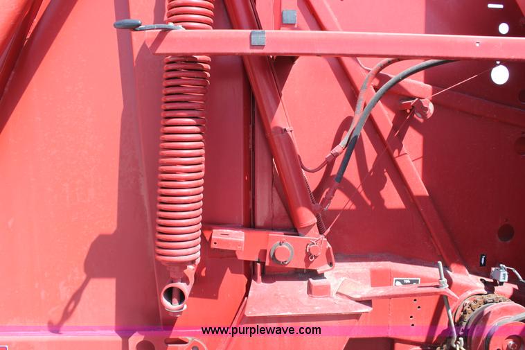 image for item AA9091 1991 New Holland 660 round baler