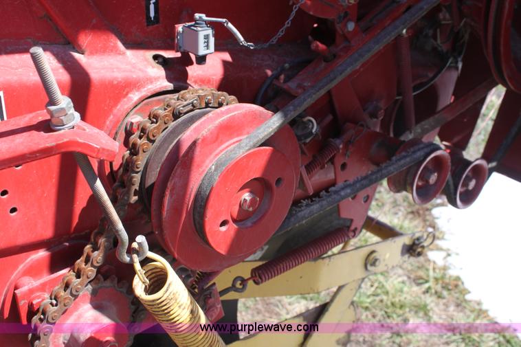 image for item AA9091 1991 New Holland 660 round baler