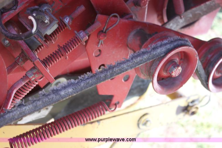 image for item AA9091 1991 New Holland 660 round baler