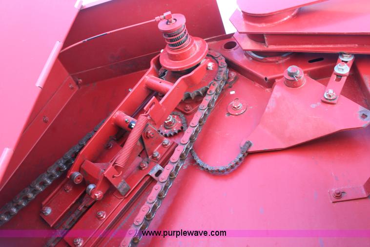 image for item AA9091 1991 New Holland 660 round baler