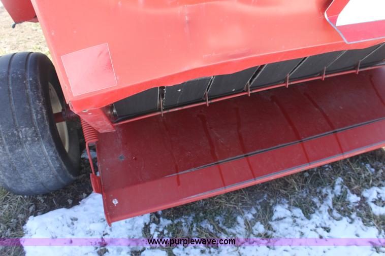 image for item AA9091 1991 New Holland 660 round baler