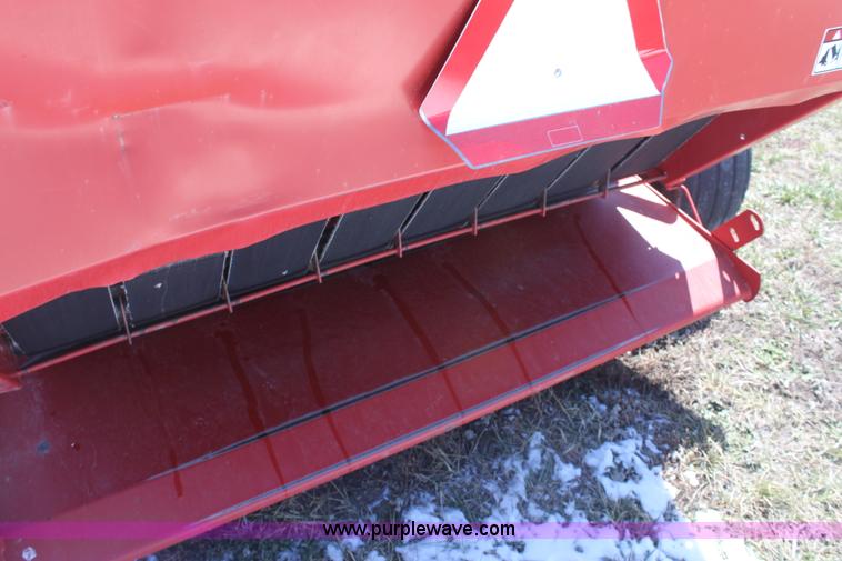 image for item AA9091 1991 New Holland 660 round baler