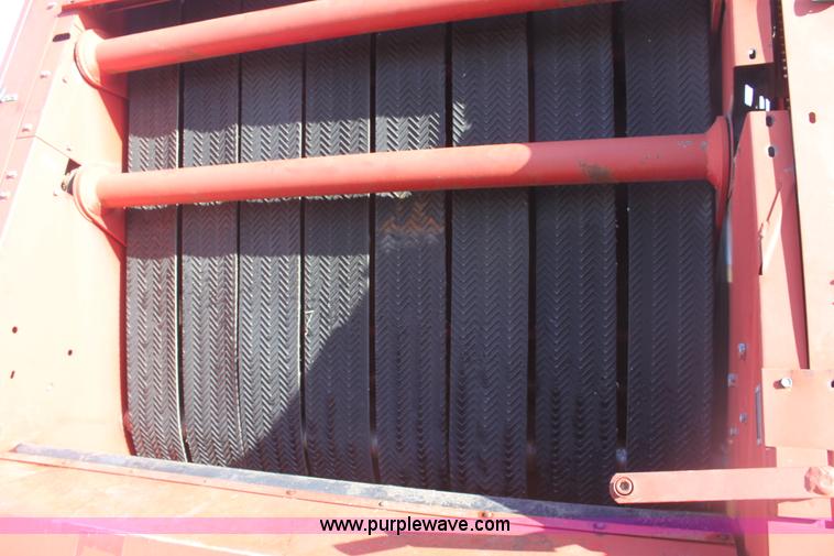 image for item AA9137 1997 Case IH 8465A round baler