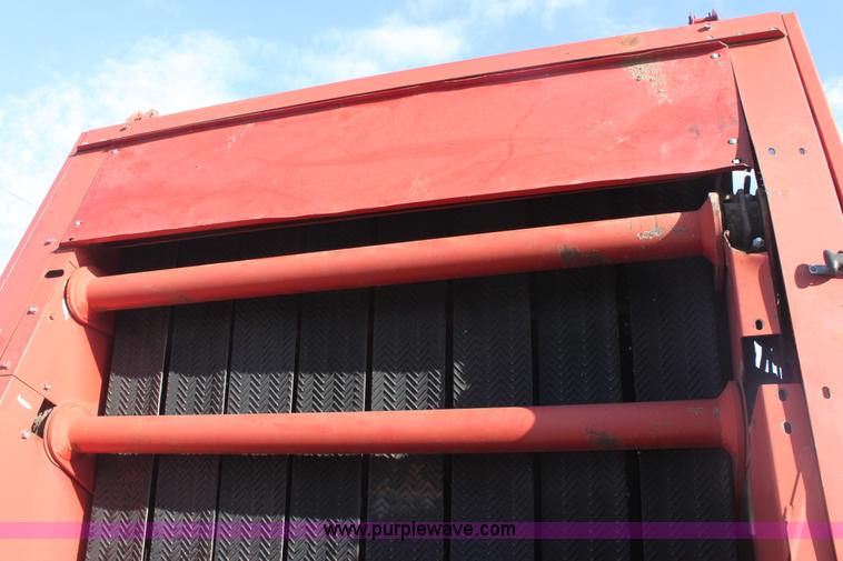 image for item AA9137 1997 Case IH 8465A round baler