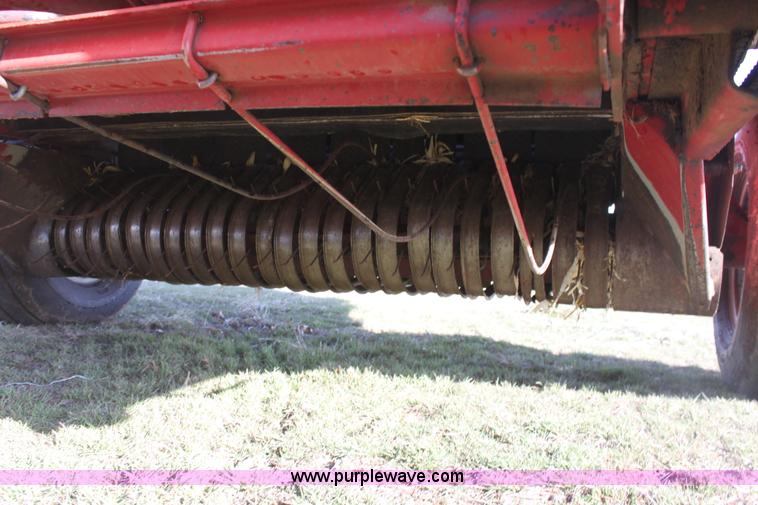 image for item AA9137 1997 Case IH 8465A round baler