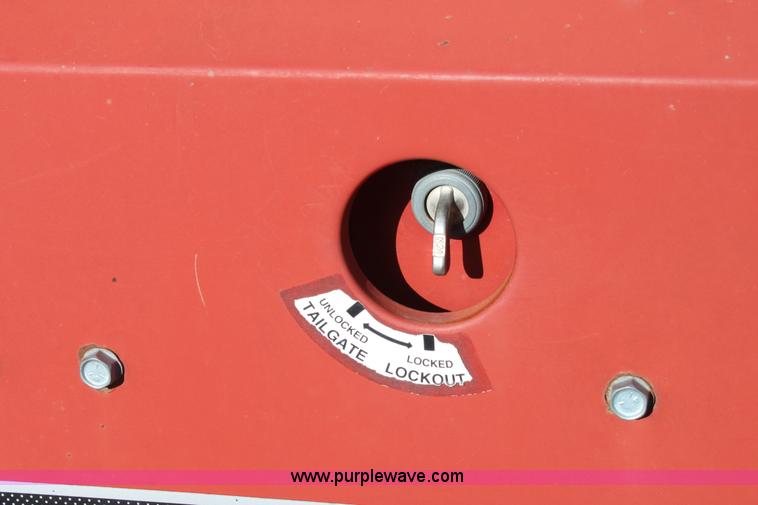 image for item AA9137 1997 Case IH 8465A round baler