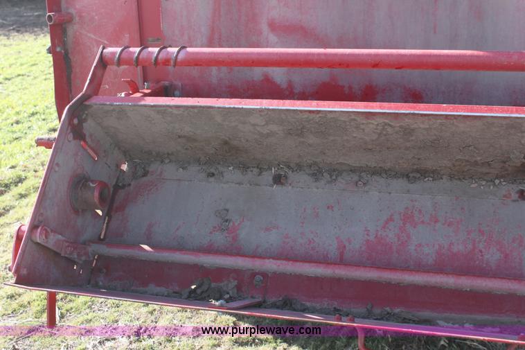 image for item AA9137 1997 Case IH 8465A round baler
