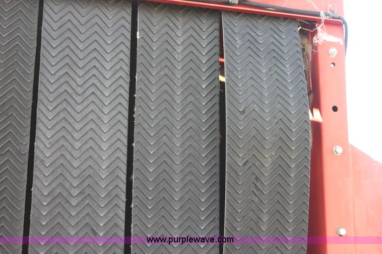 image for item AA9137 1997 Case IH 8465A round baler