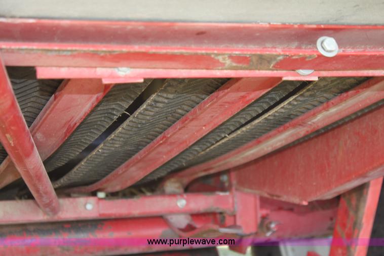 image for item AA9137 1997 Case IH 8465A round baler