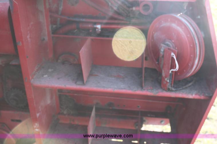 image for item AA9137 1997 Case IH 8465A round baler