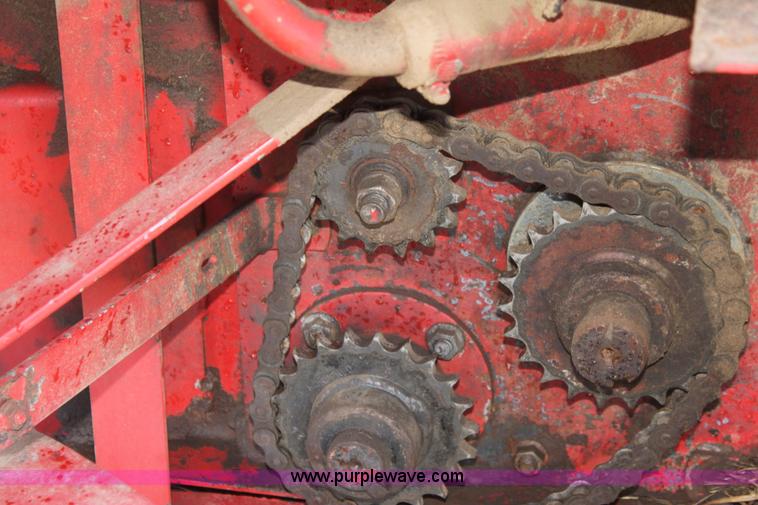 image for item AA9137 1997 Case IH 8465A round baler