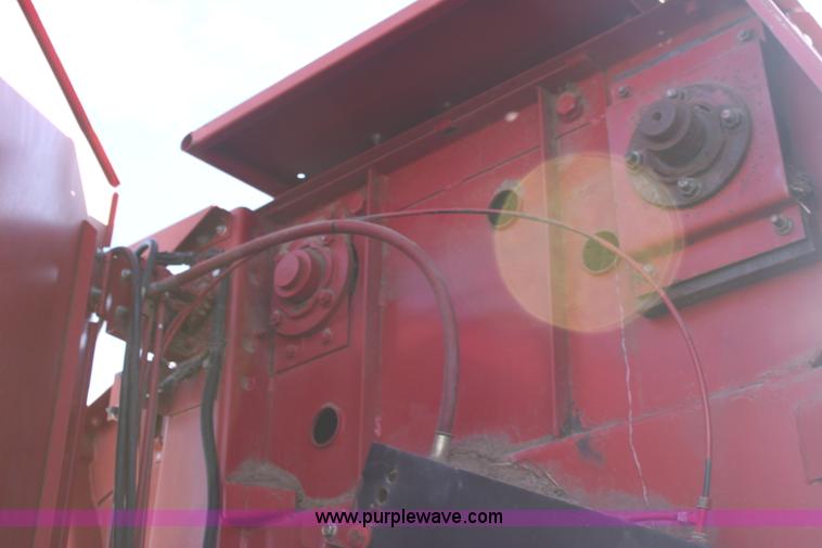 image for item AA9137 1997 Case IH 8465A round baler