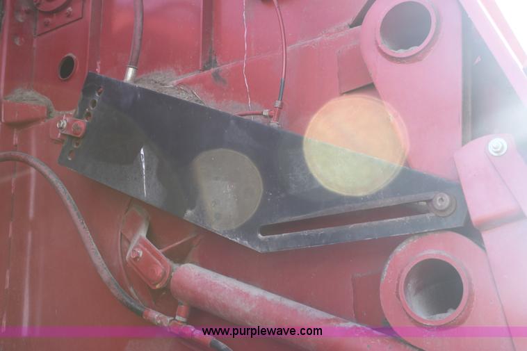 image for item AA9137 1997 Case IH 8465A round baler