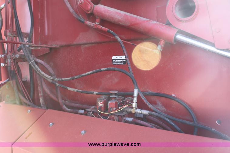 image for item AA9137 1997 Case IH 8465A round baler