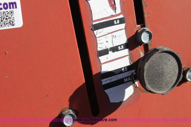 image for item AA9137 1997 Case IH 8465A round baler