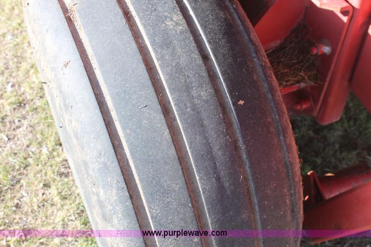 image for item AA9137 1997 Case IH 8465A round baler
