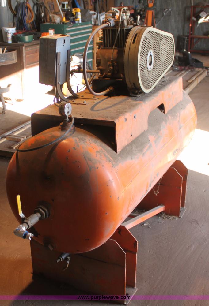 image for item AA9139 1981 Manchester 80 gallon air compressor