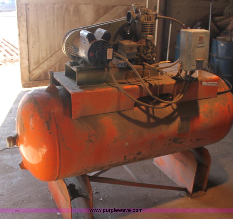 image for item AA9139 1981 Manchester 80 gallon air compressor