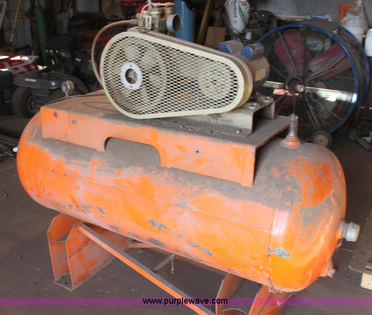 image for item AA9139 1981 Manchester 80 gallon air compressor