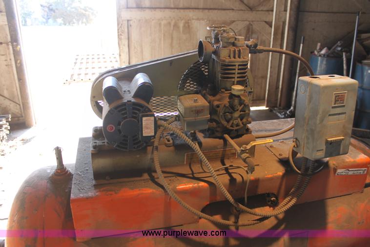 image for item AA9139 1981 Manchester 80 gallon air compressor