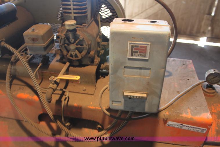 image for item AA9139 1981 Manchester 80 gallon air compressor