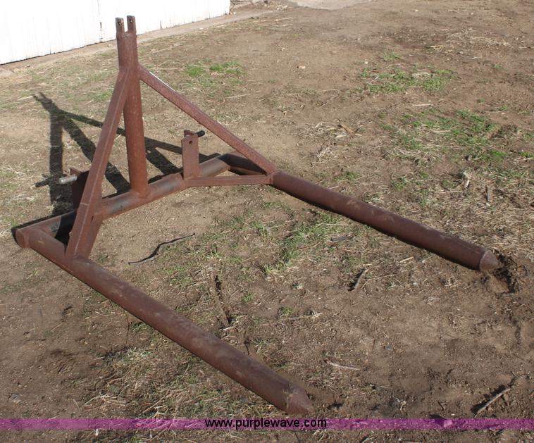 image for item AA9142 Three point bale spear