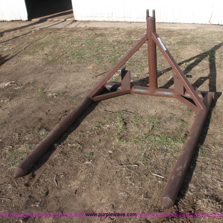 image for item AA9142 Three point bale spear