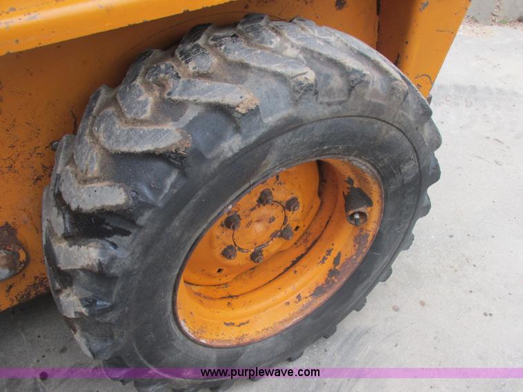 image for item AB9432 1977 Case 1830 skid steer