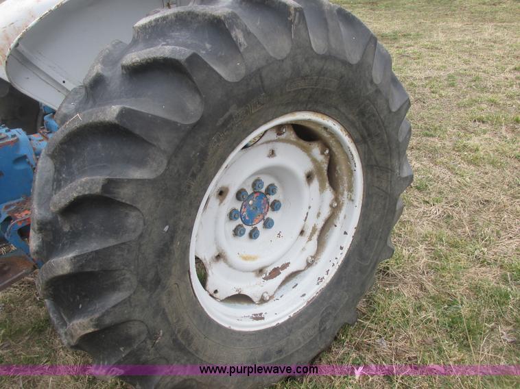 image for item AB9434 1967 Ford 5000 tractor